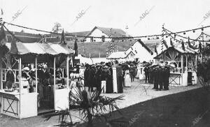 Los jardines de la sociedad Campos de Sport durante la fiesta celebrada a...