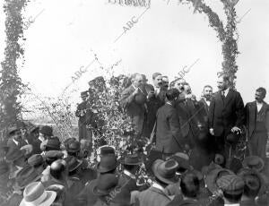 El señor Gasset (X) en la inauguración de las Obras del ferrocarril de Periana