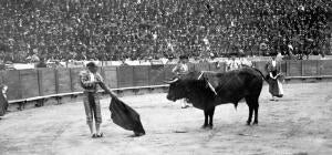 Rafael Gómez «el Gallo», entrando a matar