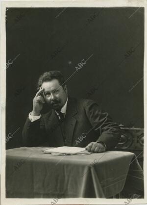 En la imagen, el maestro Émili Jacques Dalcroze, autor de la música de la obra...