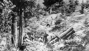Artillería Austro-Húngara Emplazada en las Montañas de la frontera