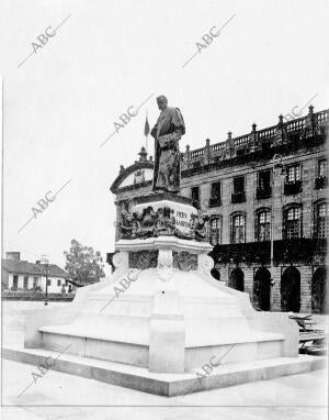 El monumento A D. Eugenio montero Ríos, obra del insigne escultor Benlliure, que...