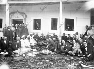 Comida Moruna Ofrecida por el moro Maimon Mohatar al Sr. López Peláez (1), al...