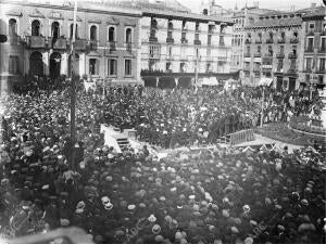 Aspecto que Ofrecía la plaza de la constitución durante el concierto dado por la...