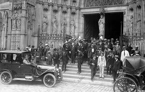 Funerales de Prat de la riba en Barcelona el capitán General,Sr.marina y el...