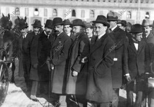 El "Leader" de los Regionalistas Catalanes, Sr. Cambó (X), A su Llegada A la...