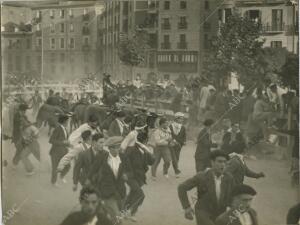 Pamplona, 1918 (CA.). Encierro de Sanfermines