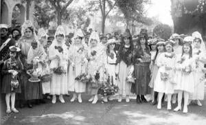 Bellas Señoritas que Postularon en el paseo de la independencia para la obra...