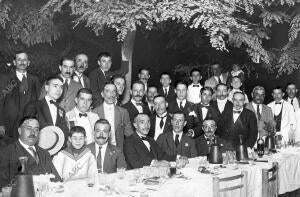 El distinguido jurisconsulto D. Avelino Fernández de la Poza (X), que ha Sido...