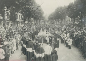 Aspecto de las Ramblas al paso de la comitiva fúnebre