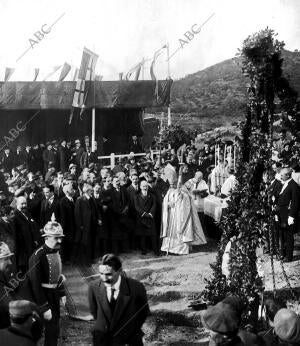 el obispo Reig Bendiciendo la inauguración de las Obras del tercer grupo de...