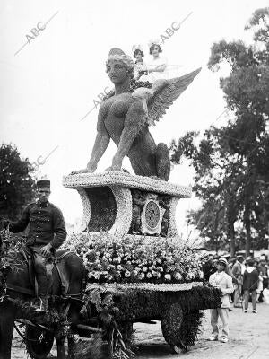 la batalla de Flores carruaje del ateneo Mercantil, que Obtuvo el primer Premio