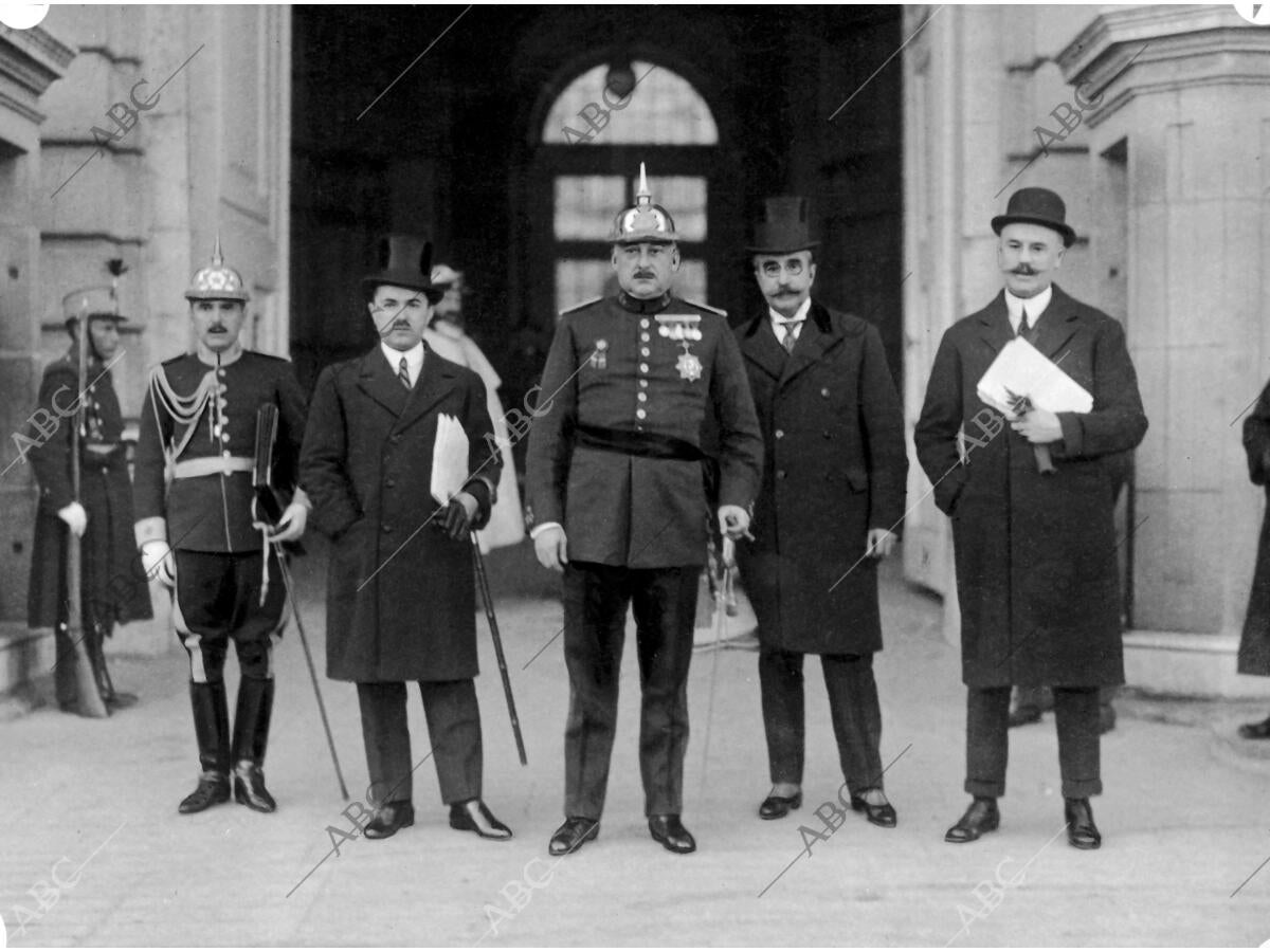 El presidente del directorio Marqués de Estella (1), con los