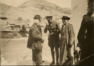 Torcuato Luca de tena con S.A.R. Alfonso Xiii