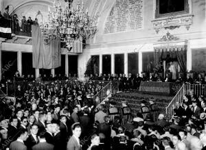 Solemne sesión Conmemorativa Celebrada con motivo del día de la Raza