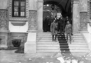 El Rey Saliendo del pabellón de Argentina