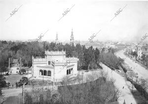 Pabellón Real. Torres de la plaza de España