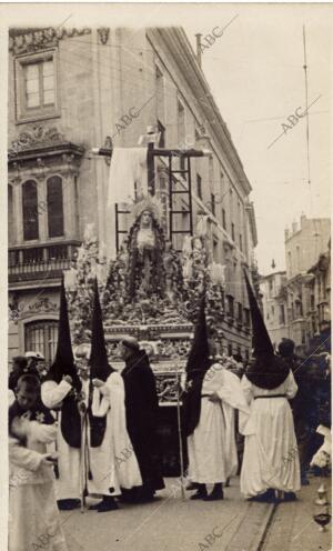 la Soledad en su paso hacia 1929 en la plaza del Pacífico (Magdalena)