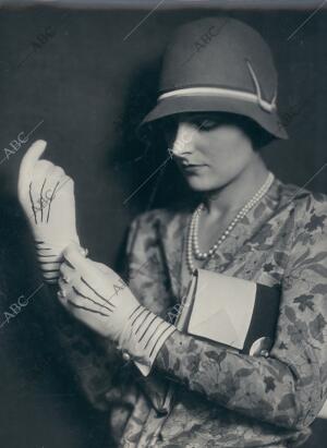 En la imagen, guantes de 1929, modelo de Lucien Lelong