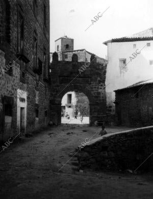 Arco en una de las Calles del pueblo Agreda (Soria)