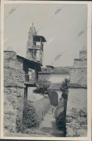 Al Fondo, se Ven los Famosos Hornos Romanos