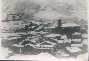 Vista parcial de la Industriosa Villa de Eibar durante la Copiosa Nevada