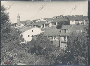 Vista de Galaroza (Huelva), pueblo Fundado por los Árabes (Al-Aroza) sobre el...