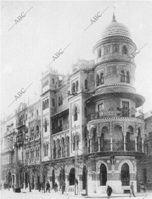 Edificio la Adriatica de Jose Espiau en la avenida de la Constitucion