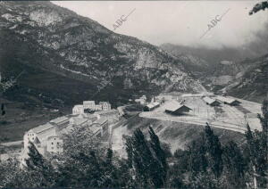 Canfranc. Vista de sus Inmediaciones. Al Fondo, los Muelles de la Estación