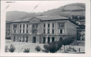 Vista del ayuntamiento de Eibar después de las Reformas que se ha Realizado y en...