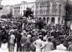 Carroza que representa a las mujeres aragonesas que tomó parte de la cabalgata...