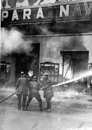 Incendio en Barcelona en los Almacenes "el Siglo"