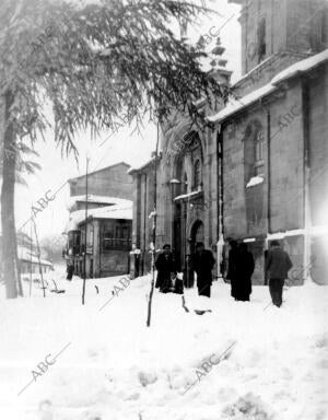 Calle de la libertad del pueblo Reinosa, Despueés de una gran Nevada (Cantabria)