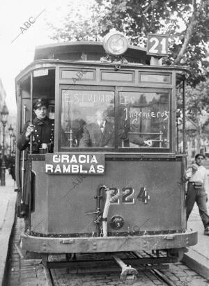 Conducidos por Estudiantes, los Tranvías de Barcelona Circulan estos Días por...