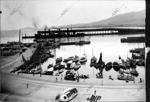 Barcos Anclados en el puerto de Melilla