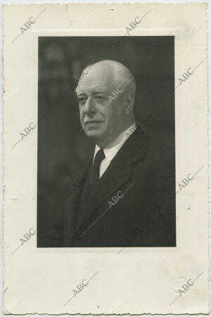(Ca.). Retrato de Julio Casares