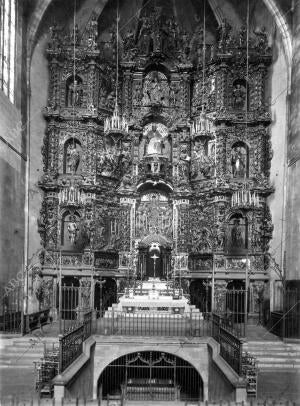 Retablo de la iglesia del Espíritu Santo de Tarrasa en 1935, fotografía...