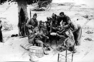 La hora de la comida en el frente de Talavera, entre combate y Combate