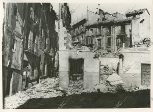 Calle de Toledo derruida por los bombardeos provocados