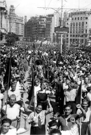 Una manifestación Desfilando por las Calles de Valencia