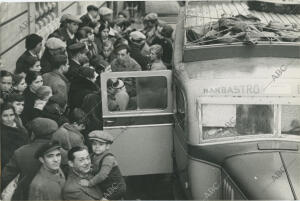 Uno de los catorce Coches que los Sindicales de Barbastro (Huesca) Enviaron A...
