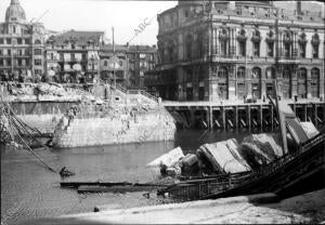 Bilbao. Puente de Isabel Ii Destruido