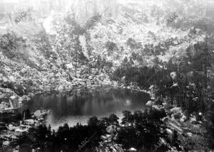 (Ca.). Vista de la laguna Negra