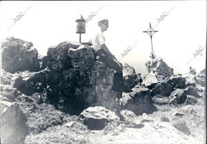 La cruz en la cumbre de Larrunari (Aralar) A 1