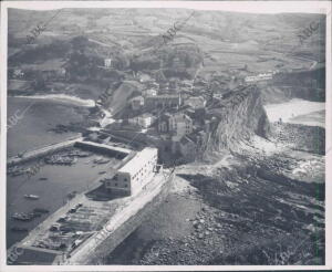 Vista general del puerto de Guetaria