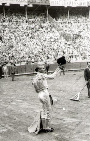 Domingo ortega Toreando en la monumental
