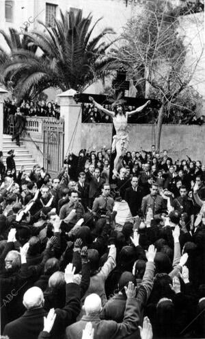 Llegada de la imagen de cristo crucificado A la checa de Vallmajor, en...