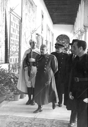 El Generalísimo Franco, con el Dr. Oliveira Salazar, el Sr. Serrano Suñer,...