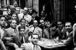 Exposición de Fotos y enseres del distrito Nervion san Pablo, como ejemplo esta...