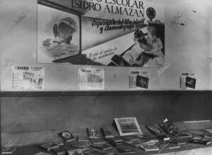 Dibujos y cuadros, esculturas, barcos, dados tableros y trebejos de ajedrez